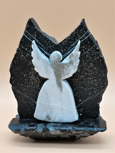 Goldmarmor-Engel auf Pyrit-Schiefer